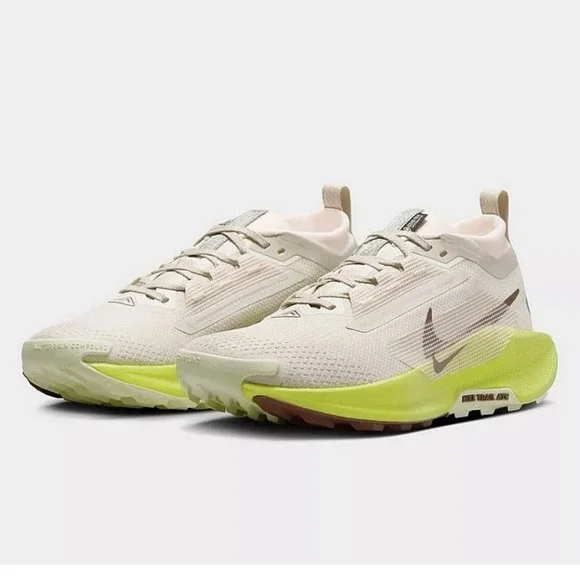 Nike Athletic Shoes in Cream and Lime - Picture 4 of 10